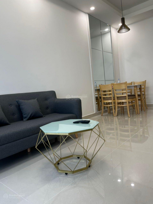 Modern Q7 Riverside Apartment with Pool View