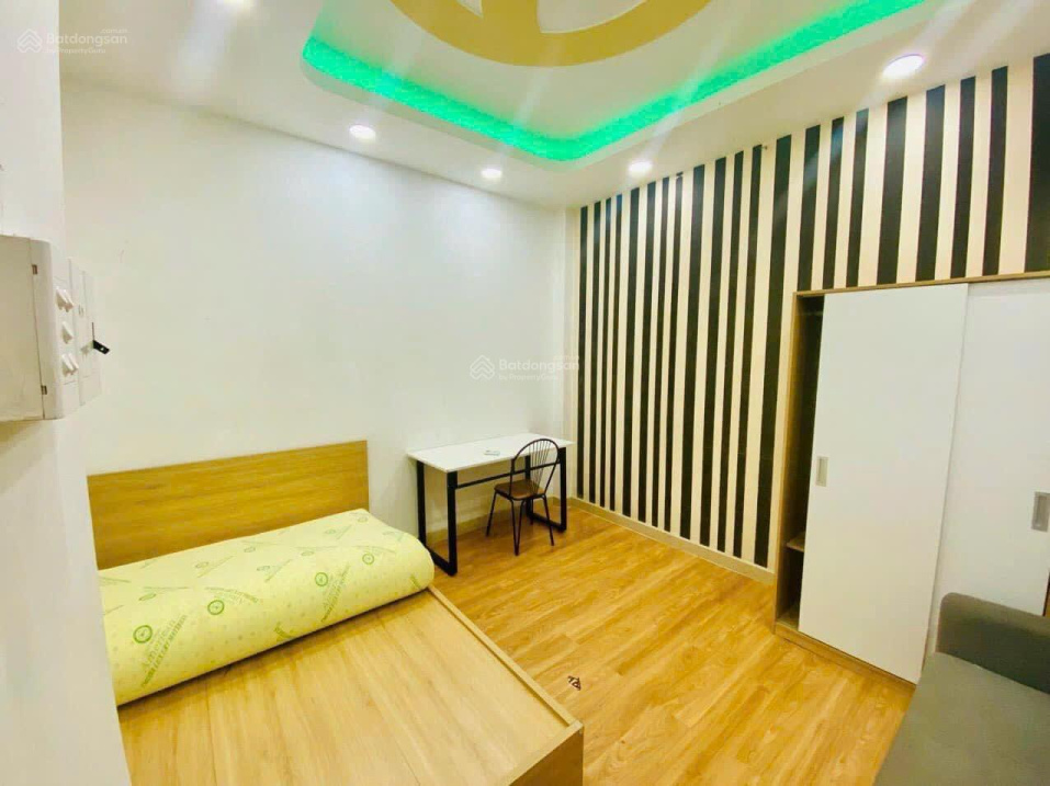 Modern 2BR Apartment with Window Views in District 10