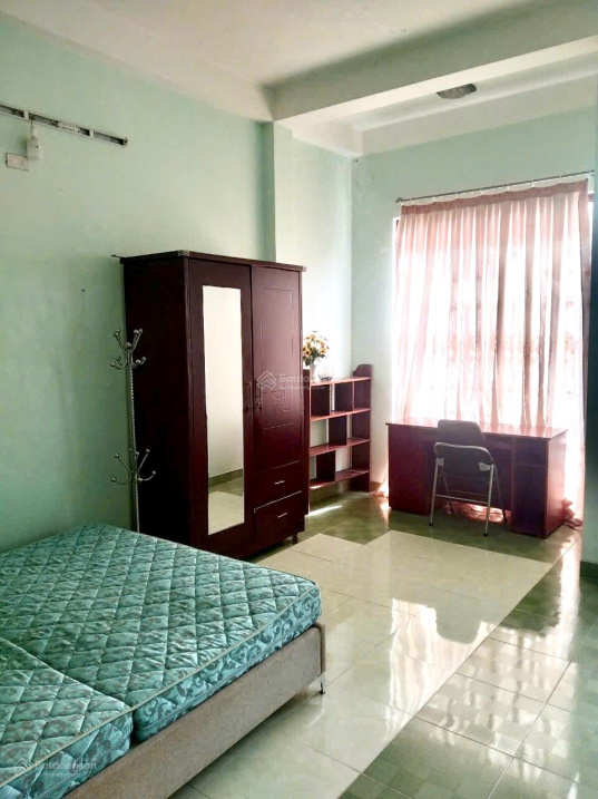 Spacious 3-Bedroom House with Rooftop Garden