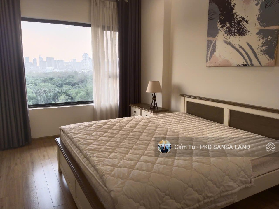 Modern 1-Bedroom Apartment with City View