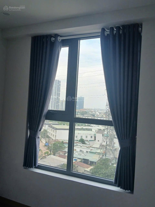 Modern 1BR Apartment with Balcony