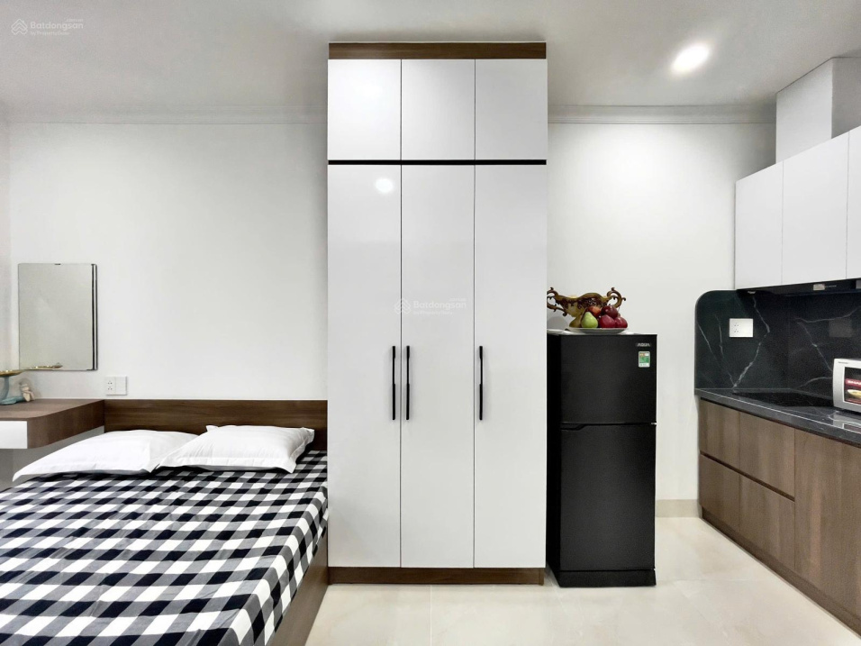 Modern Studio Apartment with Full Amenities