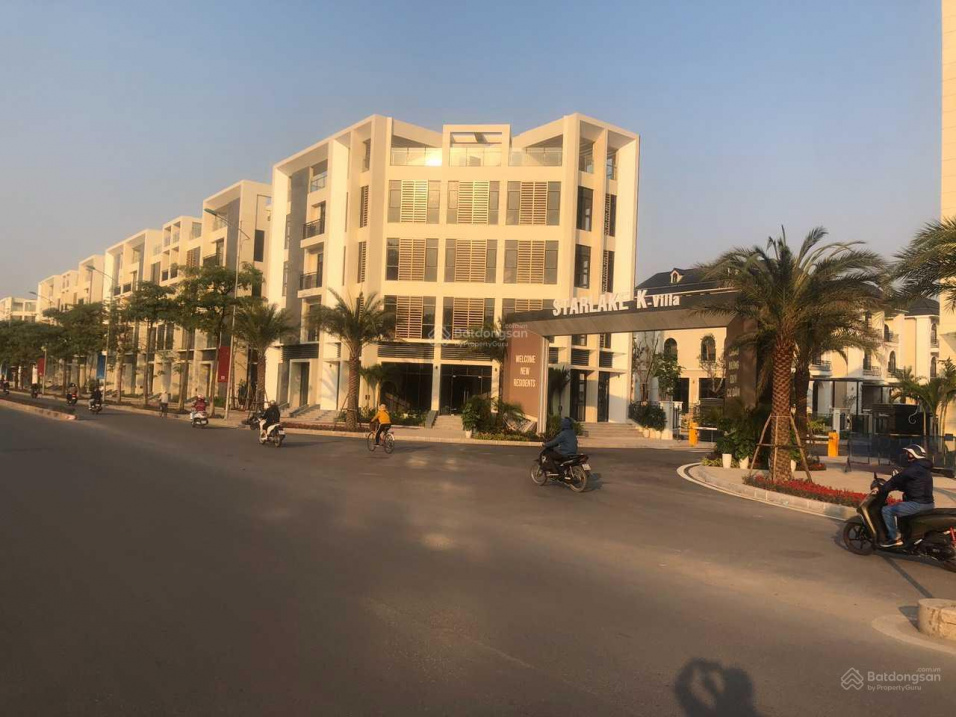 Modern 4-Floor Townhouse in Starlake Development