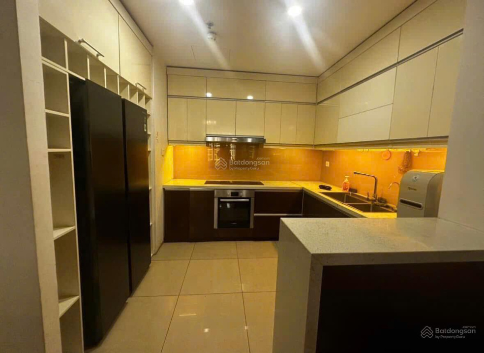 Spacious 3BR Royal City Apartment with Modern Amenities