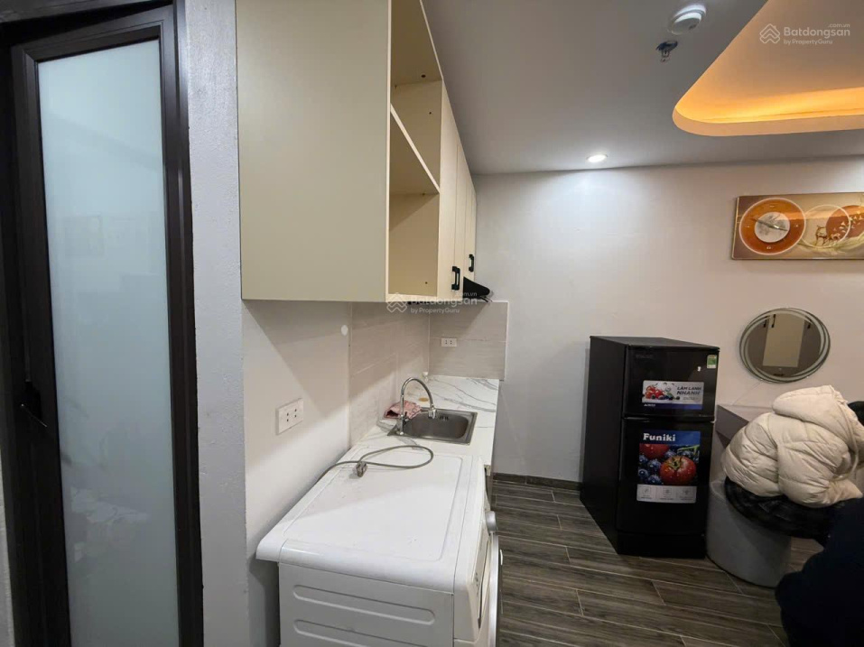 Modern Studio Apartment with Full Amenities