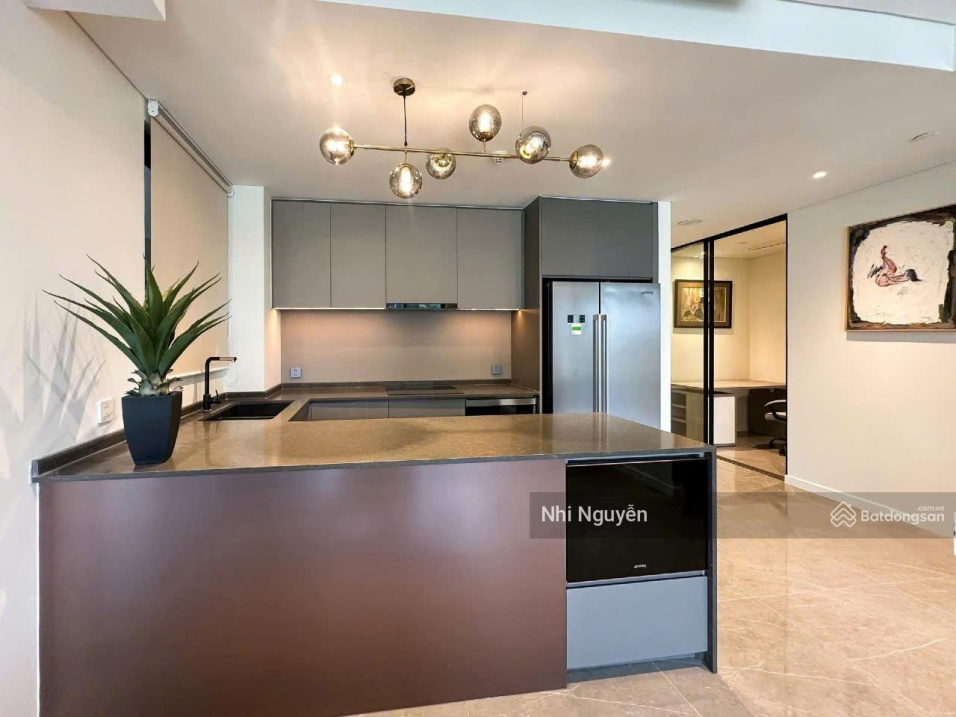 Luxurious 3-Bedroom Metropole Apartment with City View