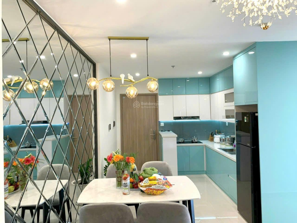Modern 3-Bedroom Vinhomes Apartment with Full Furniture
