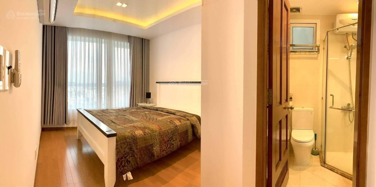 Modern 2-Bed Apartment Near Airport with Balcony