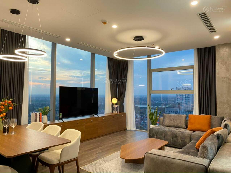 Modern 2BR Apartment with City Views
