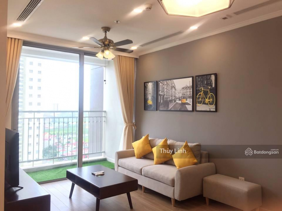 Modern 2-Bed Apartment with City Views