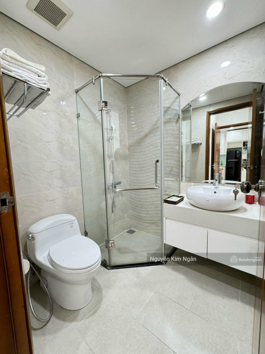 Modern 1-Bedroom Apartment in Royal City