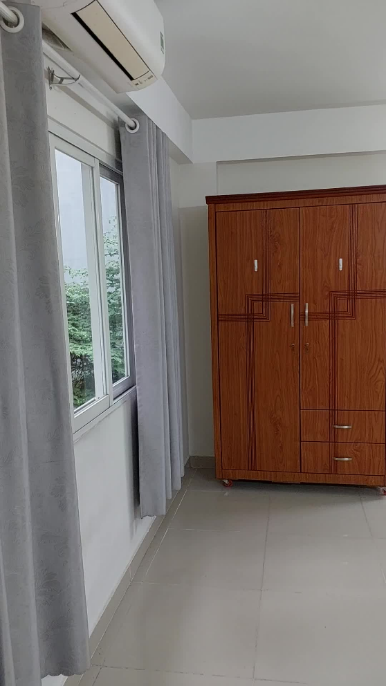 Modern 35m² Studio Apartment with Built-in Storage