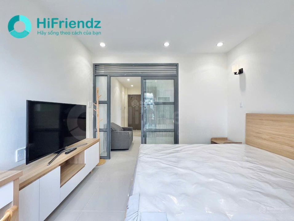 Modern Furnished Studio with Balcony in Thao Dien
