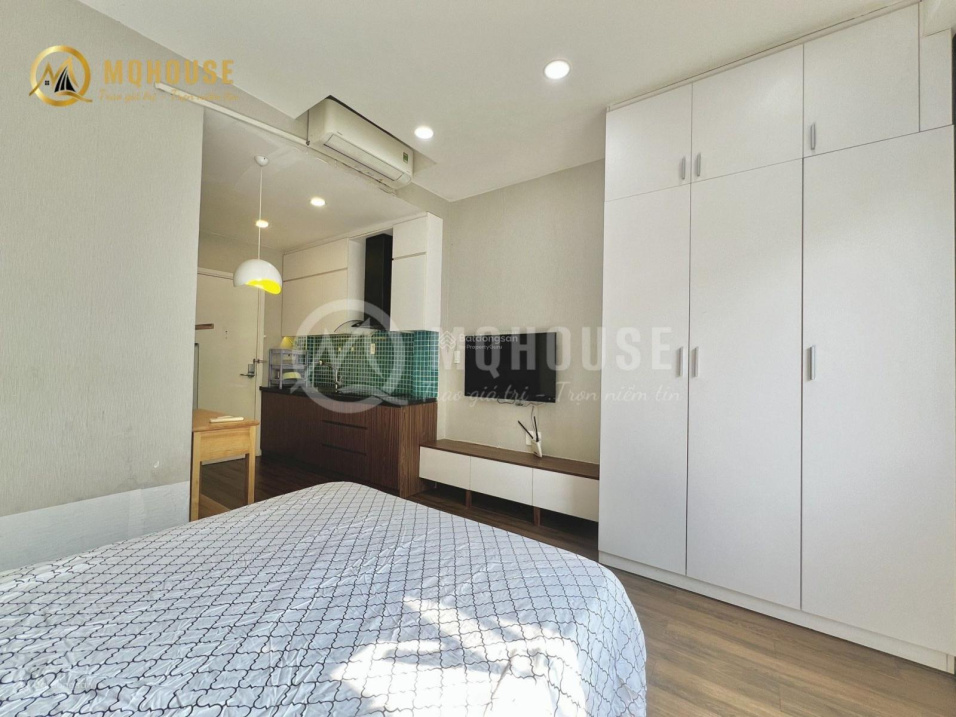 Modern Studio Apartment with Designer Finishes