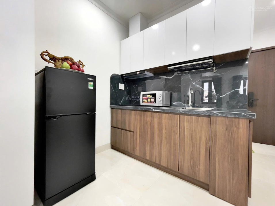 Modern Studio Apartment with Full Amenities