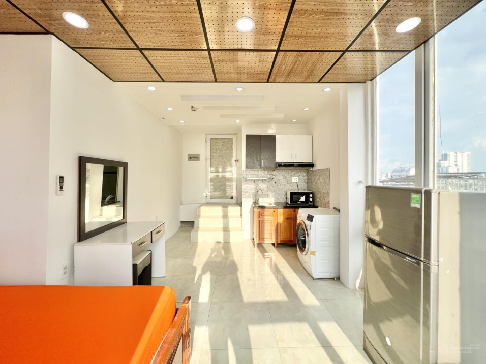 Modern Studio Apartment with Excellent City Views