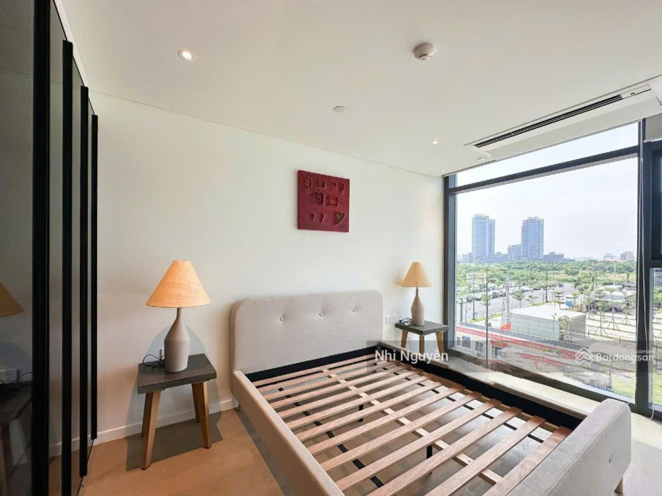 Luxurious 3-Bedroom Metropole Apartment with City View