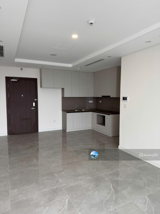 Sunshine Green Iconic 2-Bedroom Apartment with Panoramic City View
