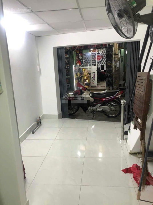Small 15m² House in Lac Long Quan