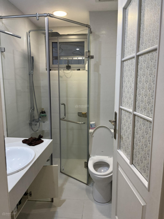 Modern 3-Bedroom Imperial Plaza Apartment with Balcony