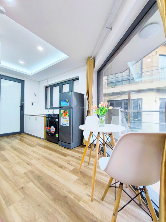 Modern Studio Apartment with Full Amenities