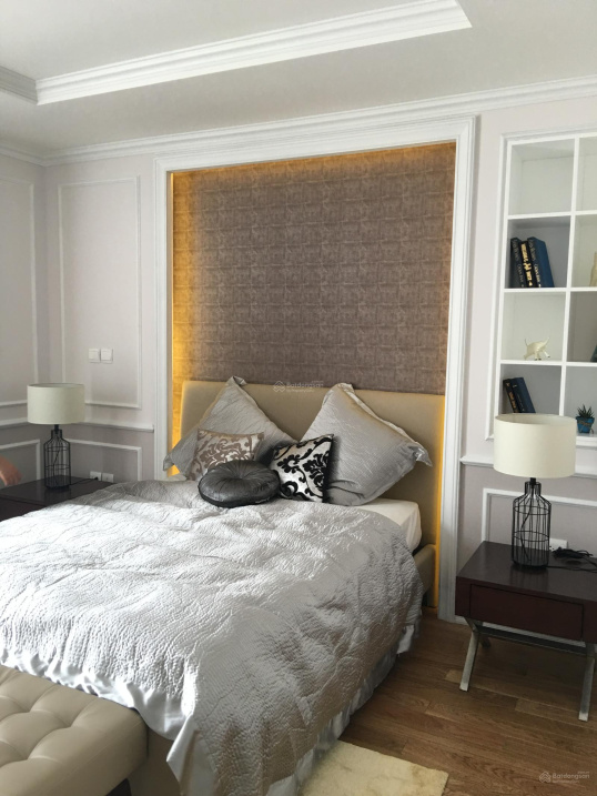 Modern 2-Bedroom Apartment with Designer Interior