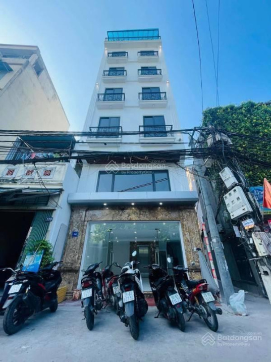 5-Floor Building with Elevator Near Thang Long University