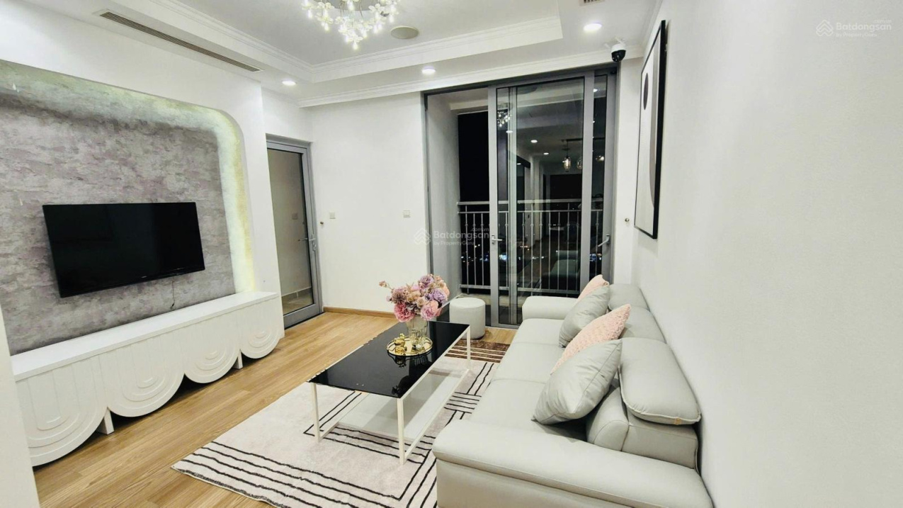 Modern Compact 3-Bedroom House on Mac Thi Buoi Street