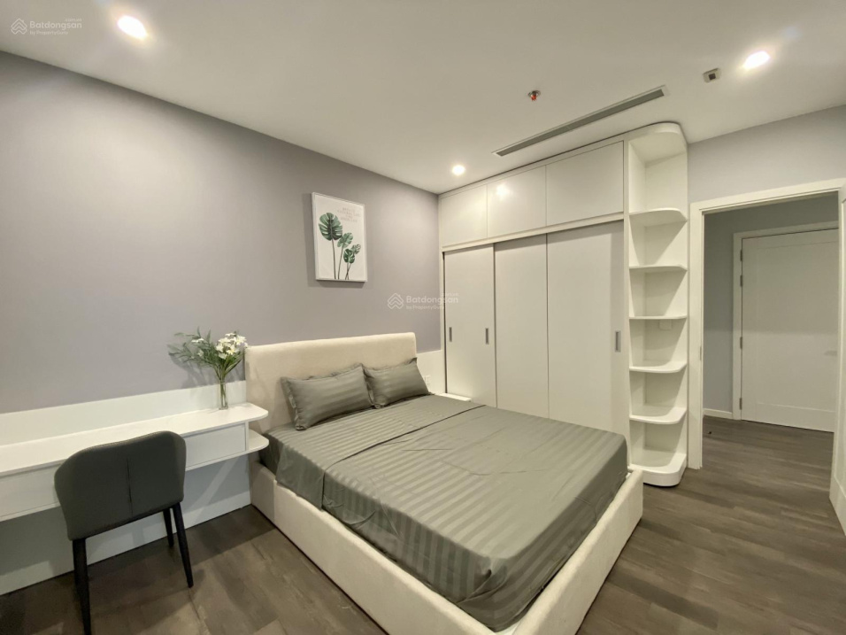 Modern Apartment with Designer Interior