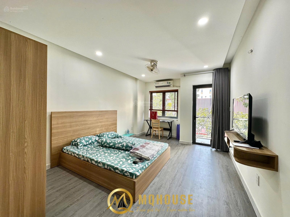 Modern 1-Bedroom Apartment with Stylish Interior