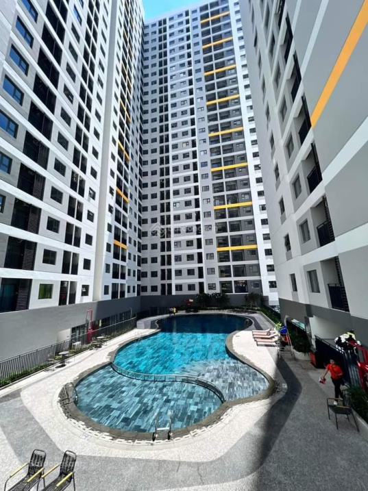 Modern Legacy Prime Apartment with Pool View