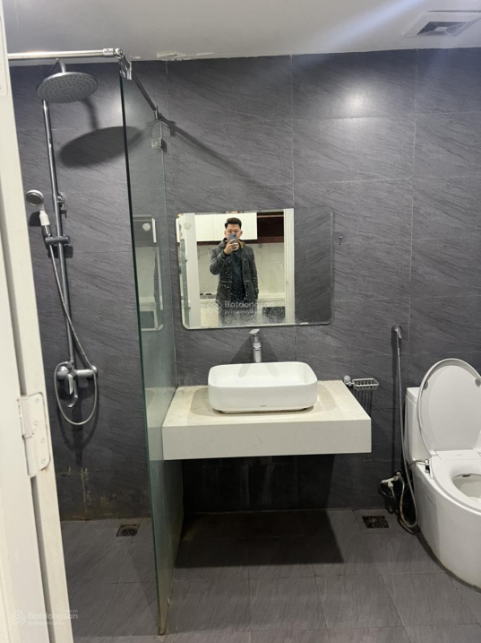 Modern Studio Apartment Near Chuong Duong Bridge