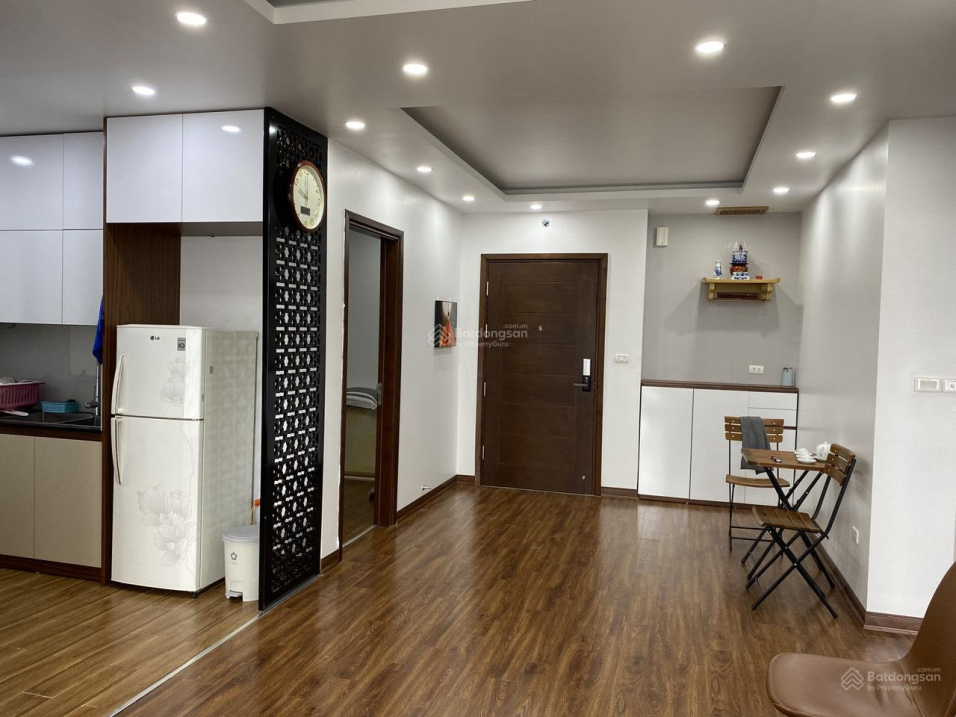 Modern 83m² Apartment with Designer Interior