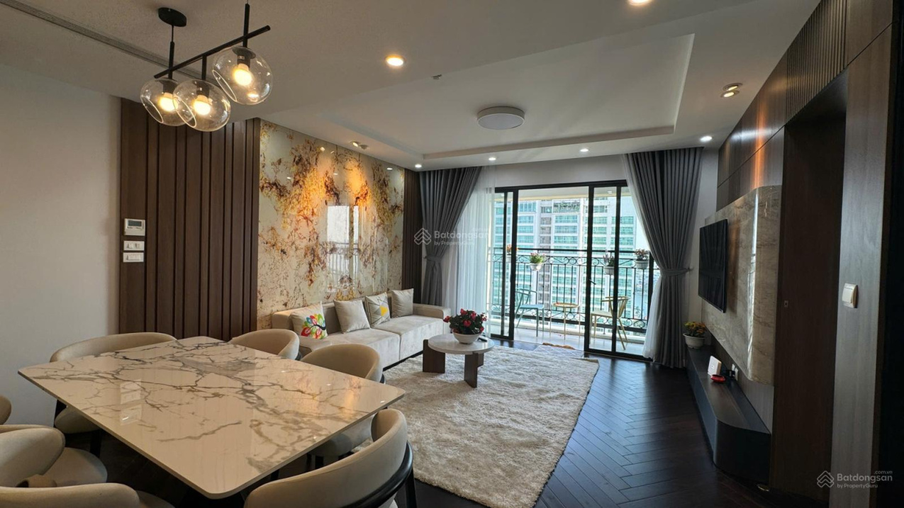 Luxury Apartment with City View in Tay Ho