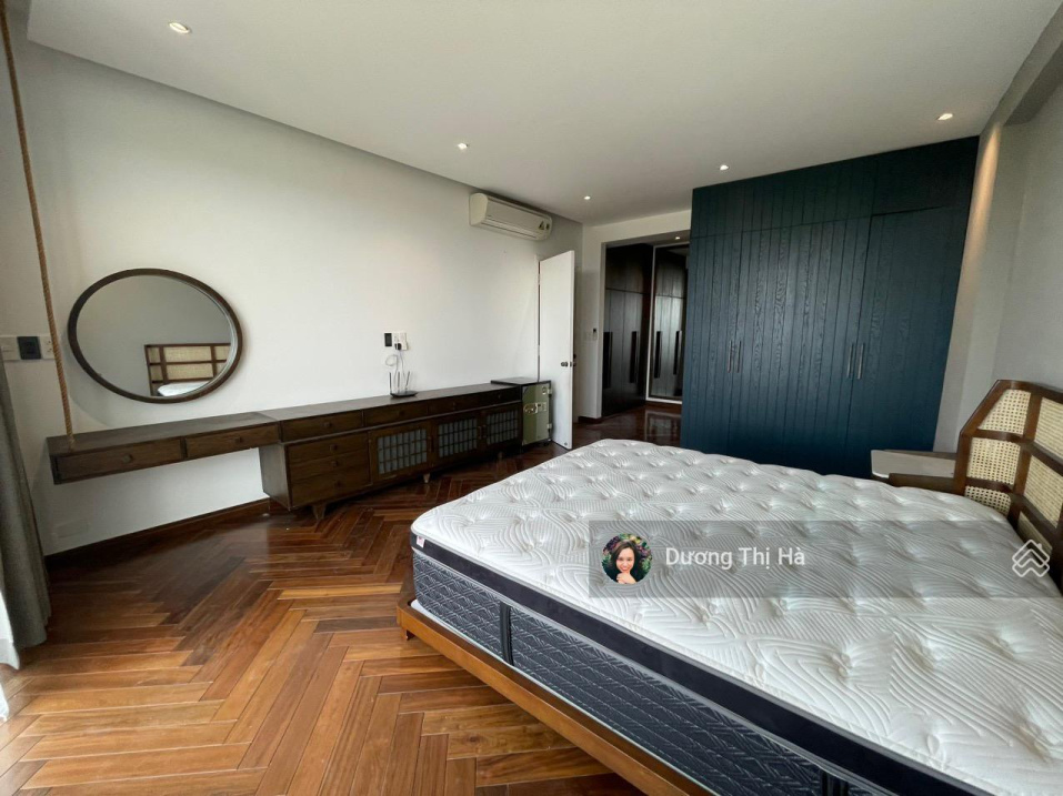 Modern 3-Bedroom Apartment with Riverside View