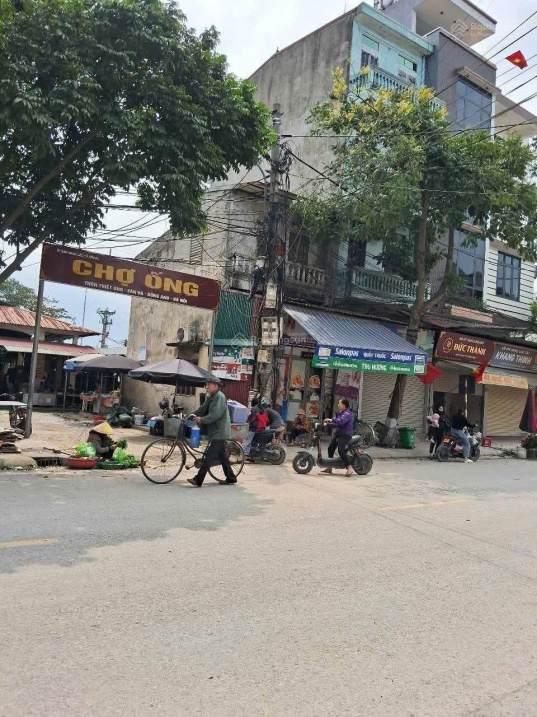 2-Story House near Ong Market, Full Utilities, Spacious Parking