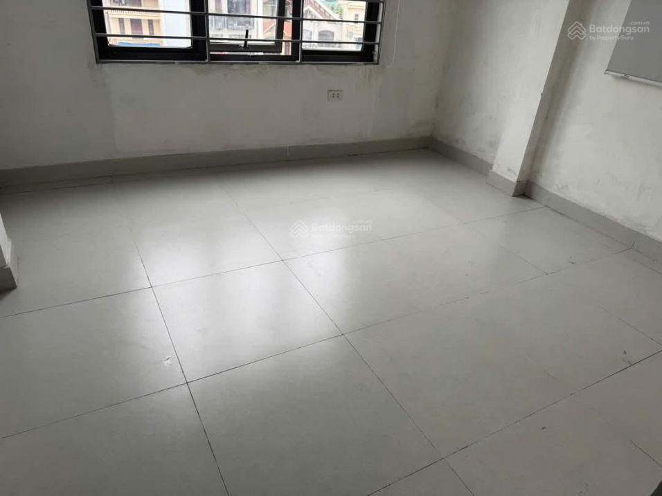 5-Floor Modern House with 4 Bedrooms, Parking