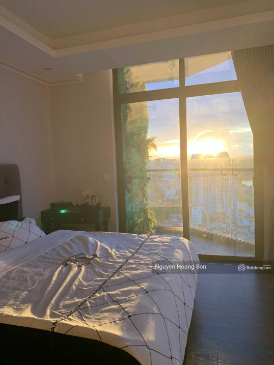 Luxurious Lake View Apartment in Tay Ho