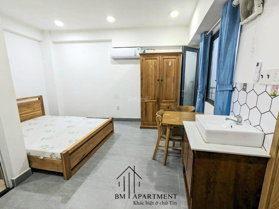 Furnished Studio Apartment with Modern Kitchen