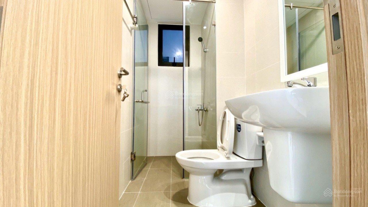 Modern 2-Bed Apartment with Safira Khang Dien