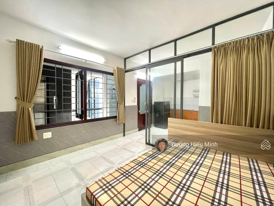 Modern Glass-Partitioned Apartment with Full Amenities