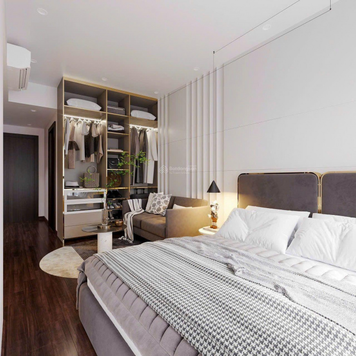 Modern 1-Bedroom Apartment with Lake View