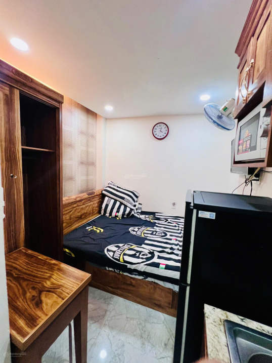 Modern Furnished Studio in Central District 3