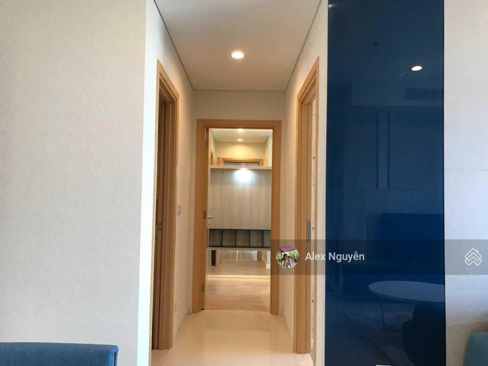 Modern 2-Bedroom Sala Apartment with Stylish Interior