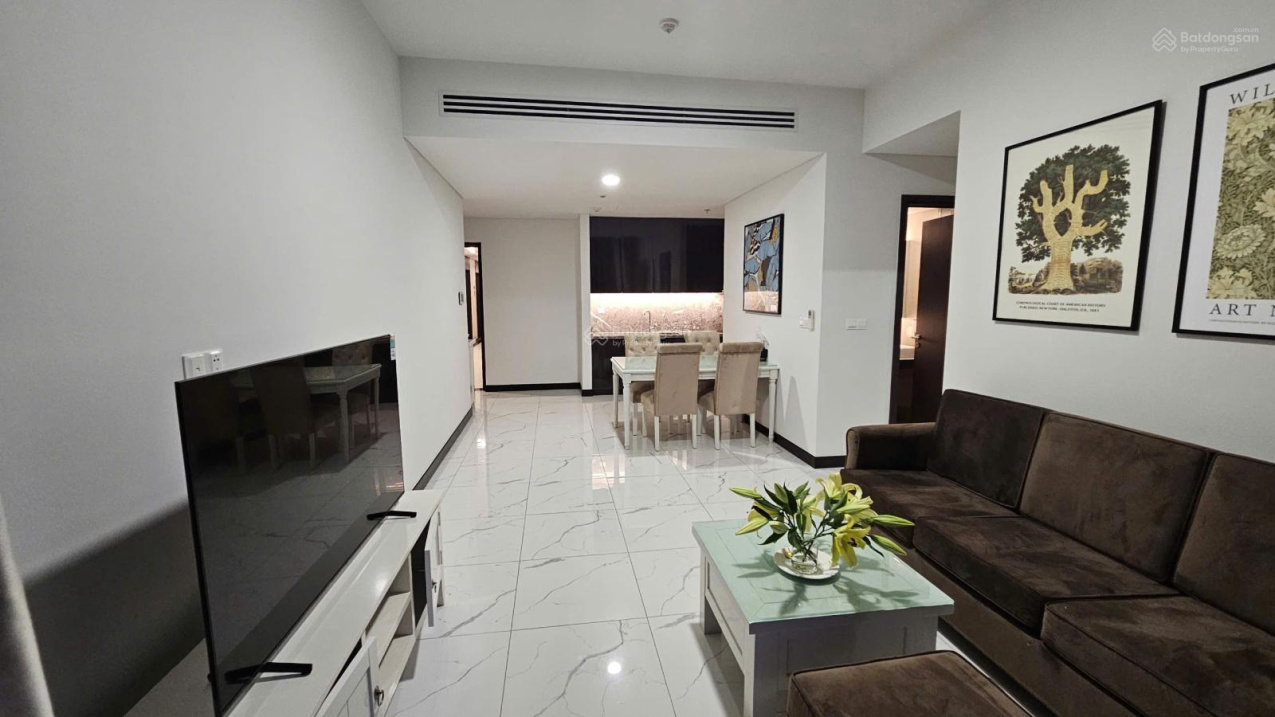 Modern 1BR Apartment with Pool View
