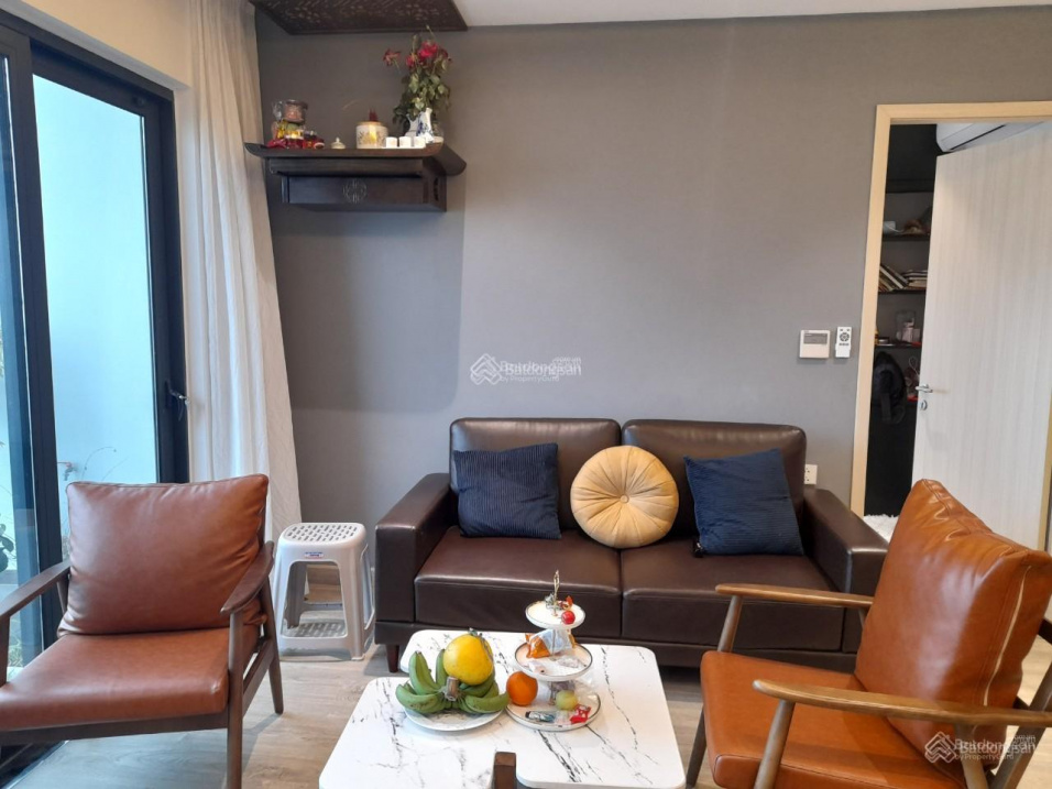 Modern Spacious Corner Apartment with City Views