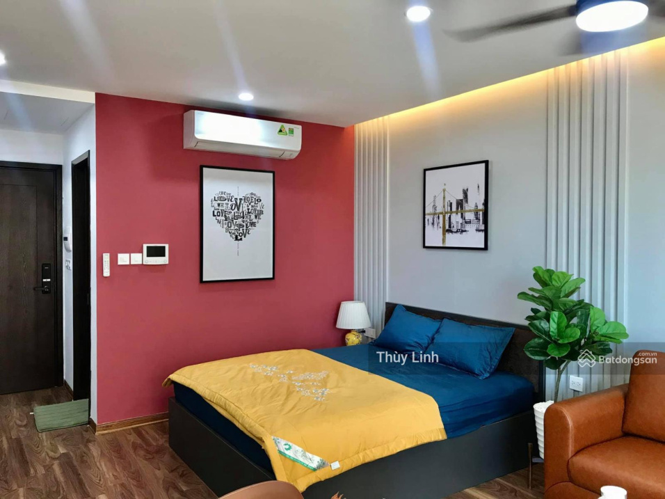 Modern Studio Apartment with Pool View