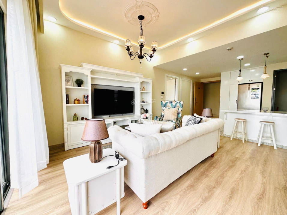 Modern 50m² Apartment with Classic Design