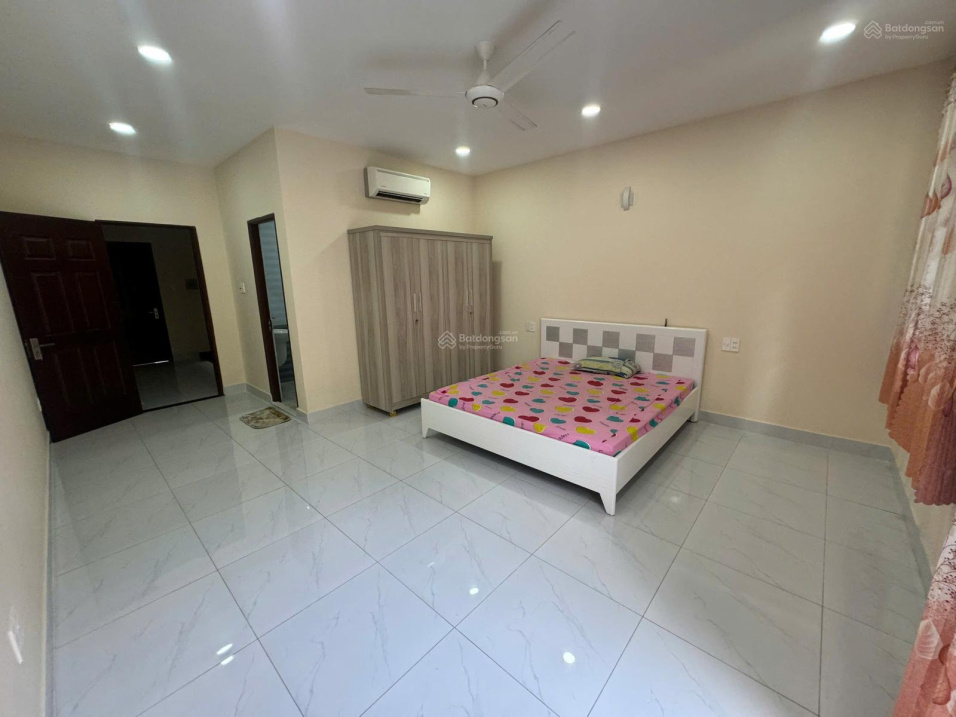 Modern 45m² Apartment with Balcony and Kitchen