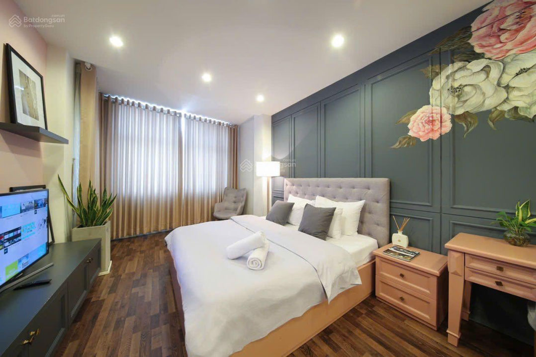 Designer Studio Near Tao Đàn Park
